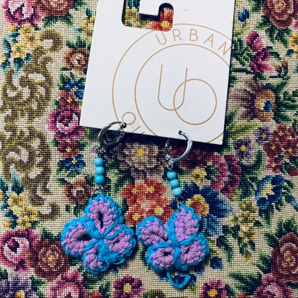 URBAN OUTFITTERS CROCHET CHARM BUTTERFLY EARRINGS - Picture 9 of 11
